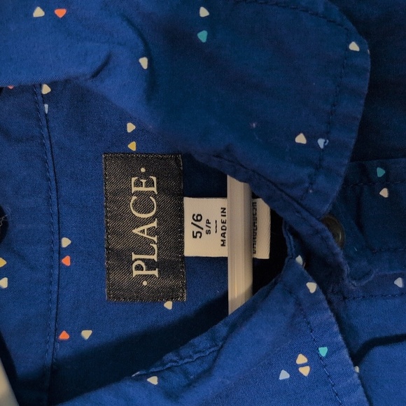 The Children's Place Blue Kids Button Down Size 5/6 - Picture 3 of 6